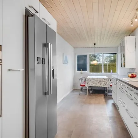 Withulf - 500m To The Fjord By Interhome *